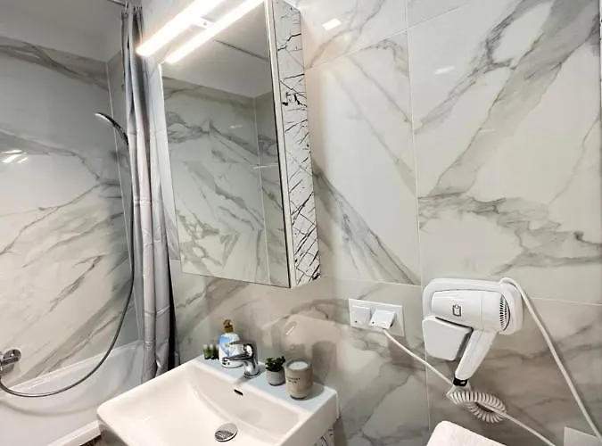 Deluxe - Coresi Mall #brasov * Brasov